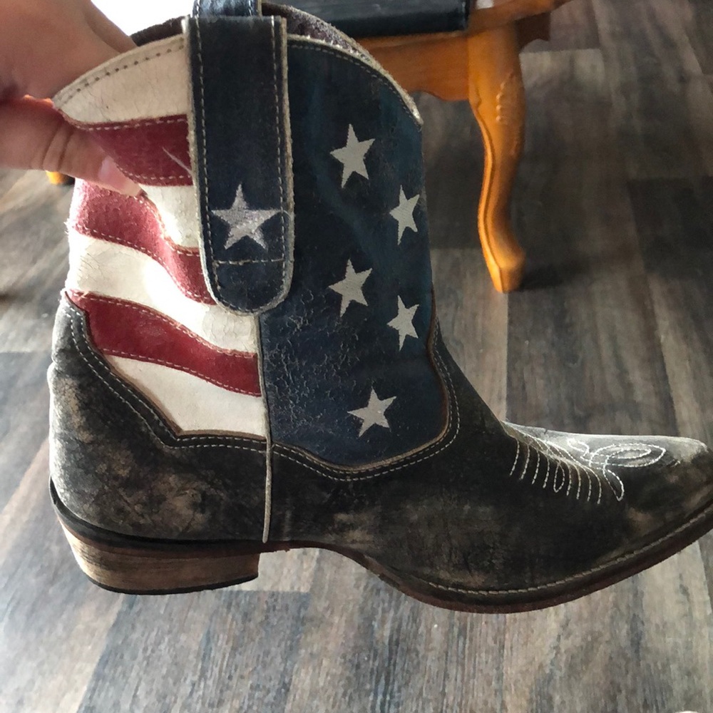 Roper American Flag Women’s Boots.
